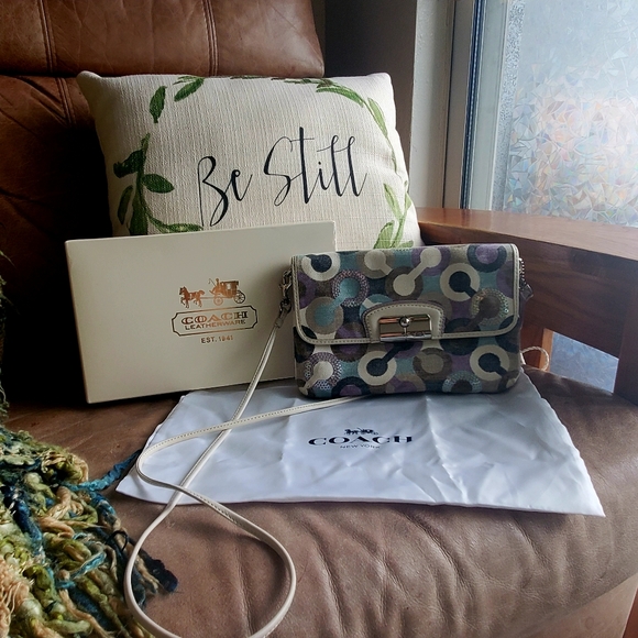 SOLD Coach Kristen Op Art Crossbody - Picture 1 of 10